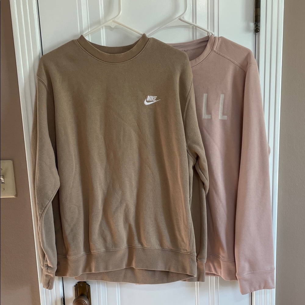 Lot of two Men's Crewneck Sweatshirts